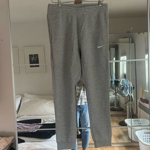Used Nike Men’s Workout Athletic Pants in Gray